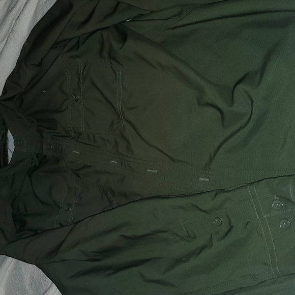 Dark Olive Green button up and button down collar men's shirt - Picture 4 of 10